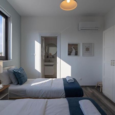 Thalassa 2-Bedroom Apartment In Larnaca Ngoại thất bức ảnh