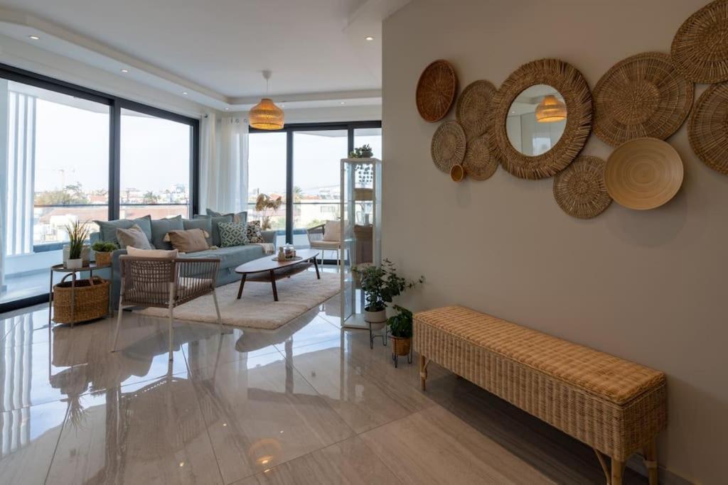 Thalassa 2-Bedroom Apartment In Larnaca Ngoại thất bức ảnh
