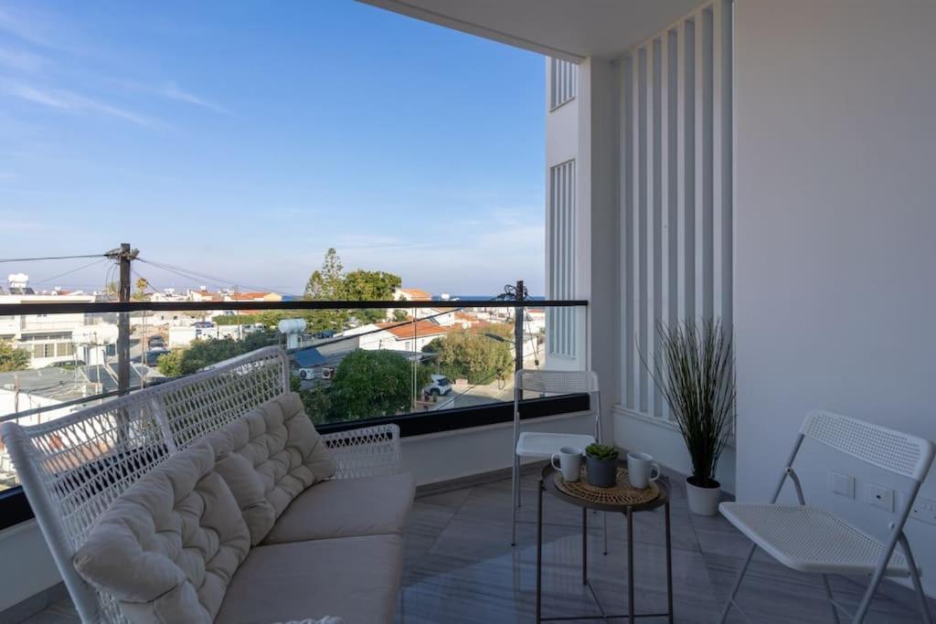 Thalassa 2-Bedroom Apartment In Larnaca Ngoại thất bức ảnh