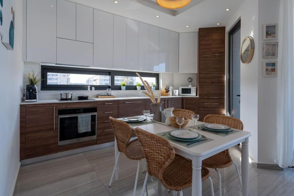 Thalassa 2-Bedroom Apartment In Larnaca Ngoại thất bức ảnh